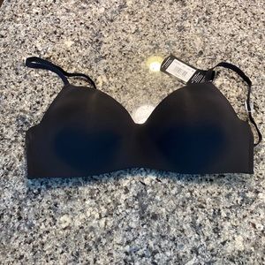 Maidenform Wireless Bra, Size M, Black NWT